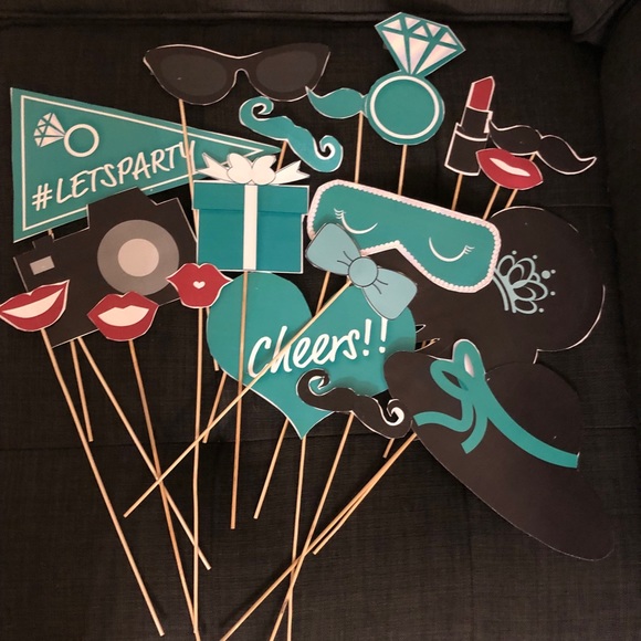 Breakfast at Tiffany’s props - Picture 2 of 2